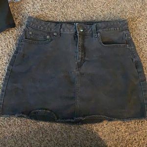 Black mid rise skirt